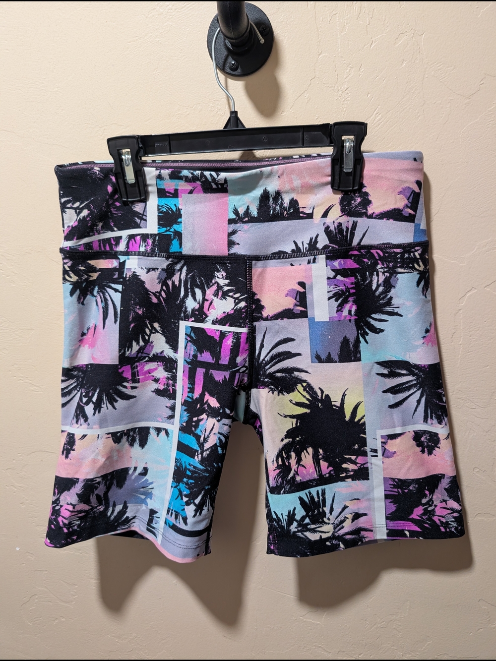 EUC Calvin Klein Performance Tropical Palm Tree Sunset Print Athletic Shorts L
